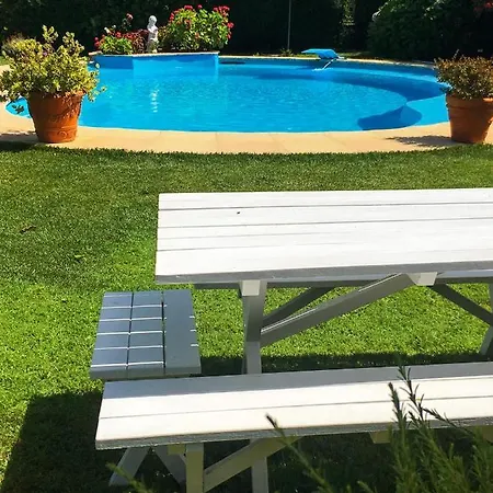 Dom wakacyjny Con Piscina Y 2000 M De Jardin *