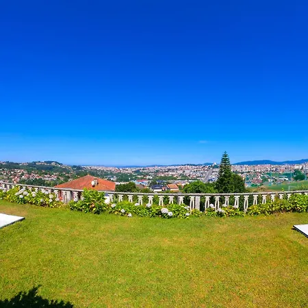 Con Piscina Y 2000 M De Jardin * Vigo