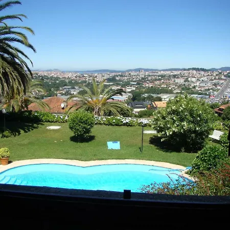 Con Piscina Y 2000 M De Jardin
