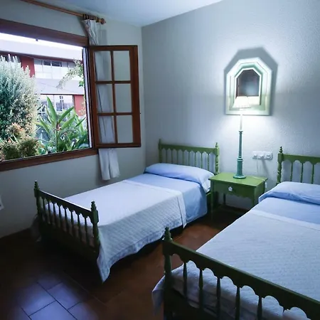 Con Piscina Y 2000 M De Jardin Holiday home