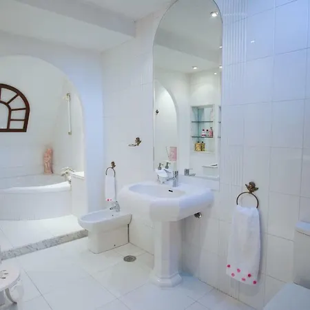 펜션 Con Piscina Y 2000 M De Jardin *