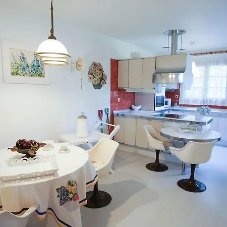 Holiday home Con Piscina Y 2000 M De Jardin