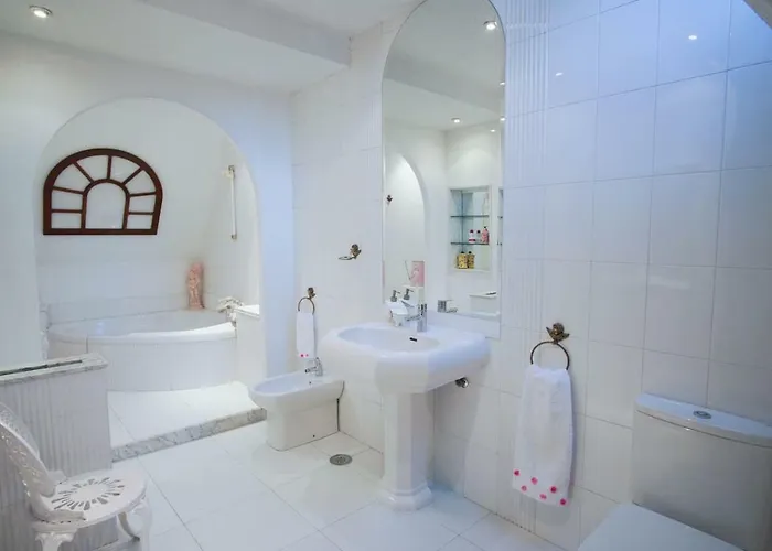 度假居 Con Piscina Y 2000 M De Jardin *